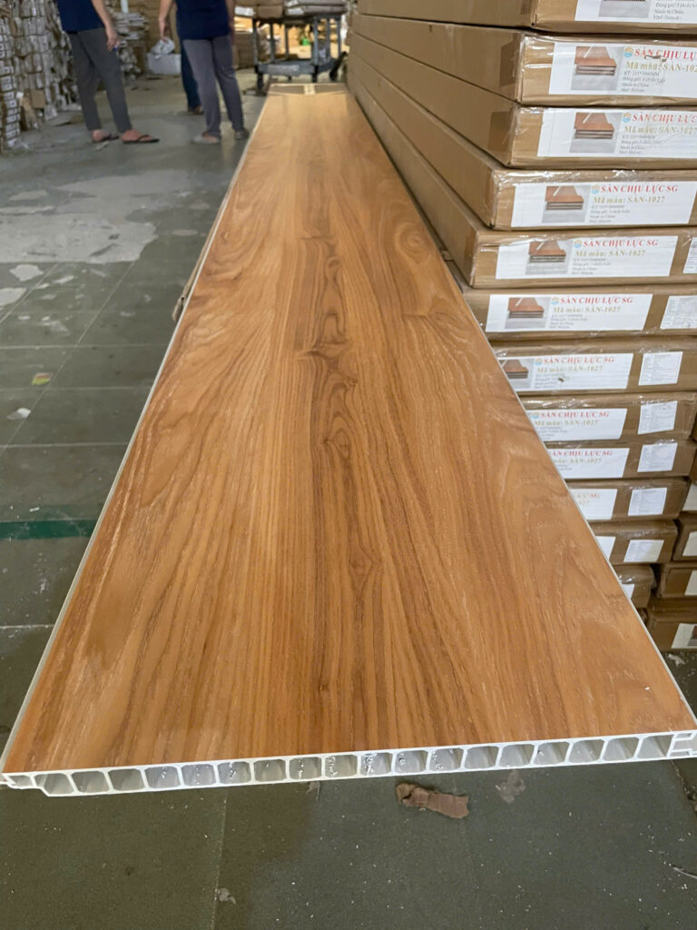 Thi công tấm nhựa lót sàn chịu lực đơn giản tại nhà