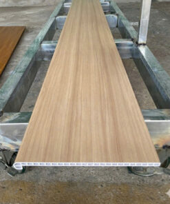 Tấm nhựa lót sàn màu gỗ nhạt