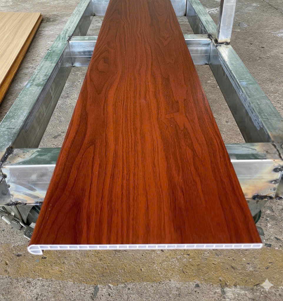 Tấm nhựa lót sàn màu gỗ đỏ đậm