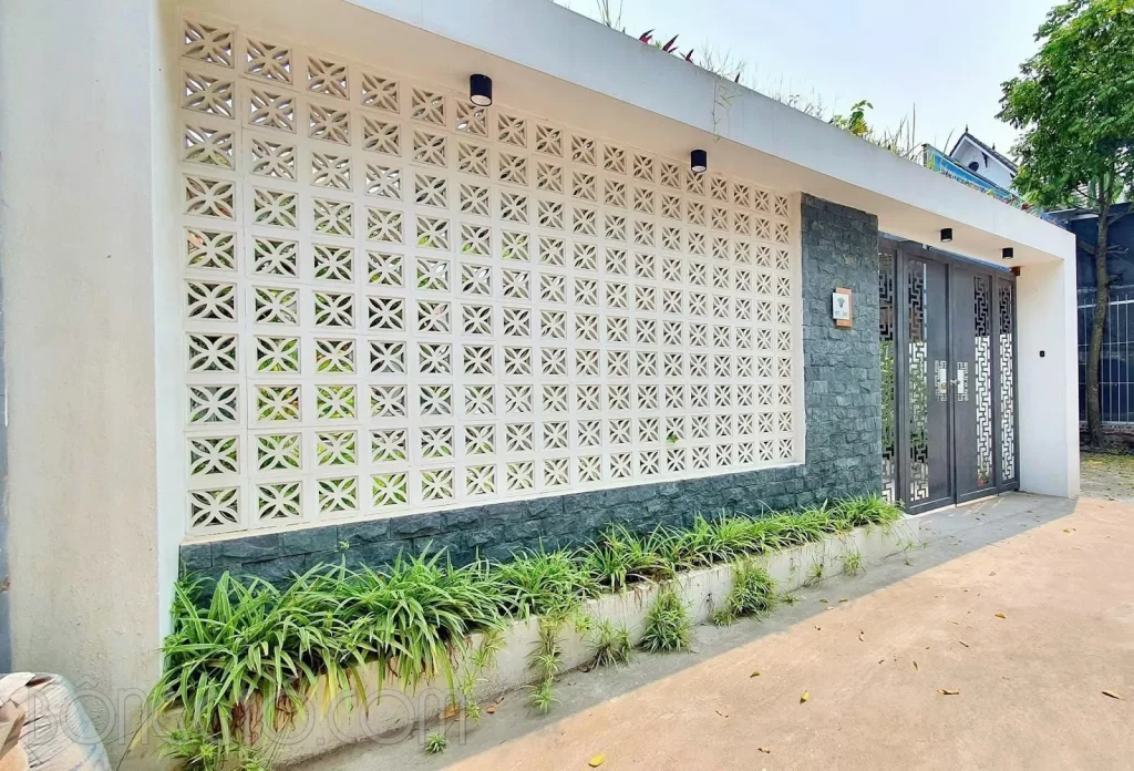 Mẫu hàng rào xi măng cho nhà cấp 4