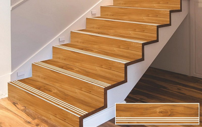 Gạch vân gỗ ốp cầu thang