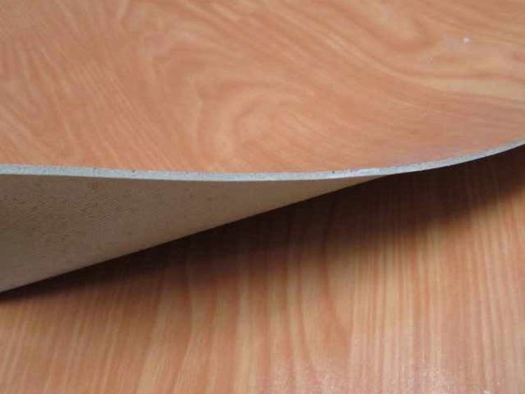 Chọn đúng độ dày, màu sắc và loại hèm khóa giúp sàn bền đẹp và dễ thi công hơn.